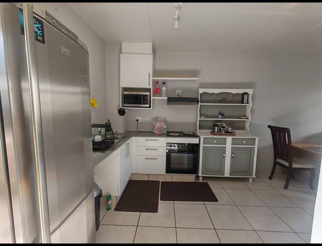 1 BEDROOM FLAT TO LET IN CALEDON ESTATE